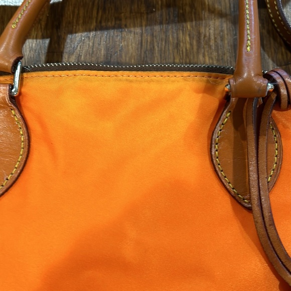 Dooney and Bourke tote bag - Picture 6 of 10